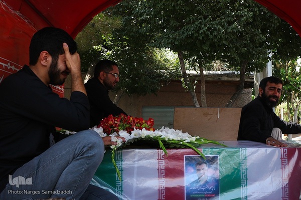 آیین تشییع و خاکسپاری پیکر شهید احمدرضا افشاری