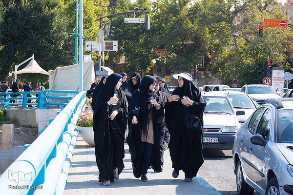 پیاده‌روی مردم نصف جهان به عشق ارباب دو جهان