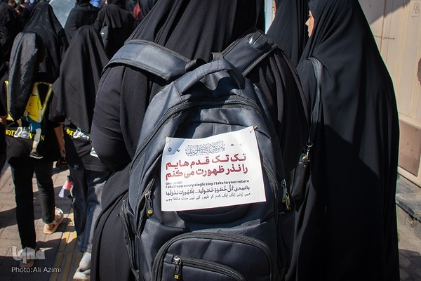 پیاده‌روی مردم نصف جهان به عشق ارباب دو جهان