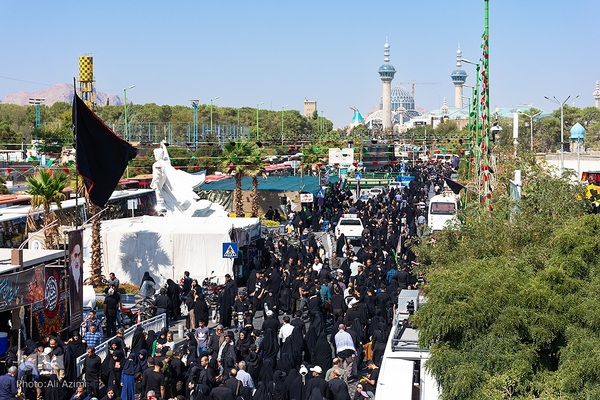 پیاده‌روی مردم نصف جهان به عشق ارباب دو جهان