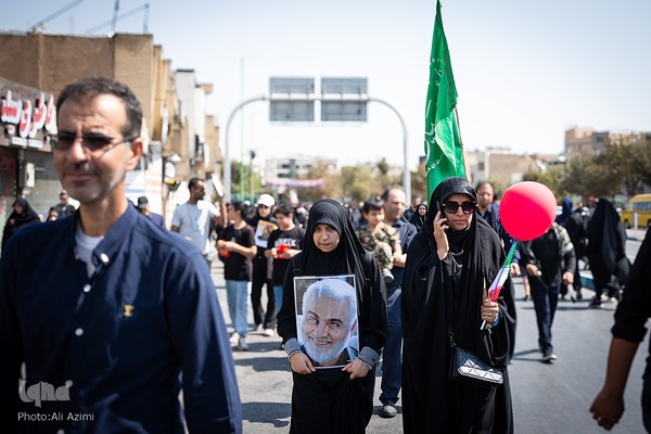 پیاده‌روی مردم نصف جهان به عشق ارباب دو جهان