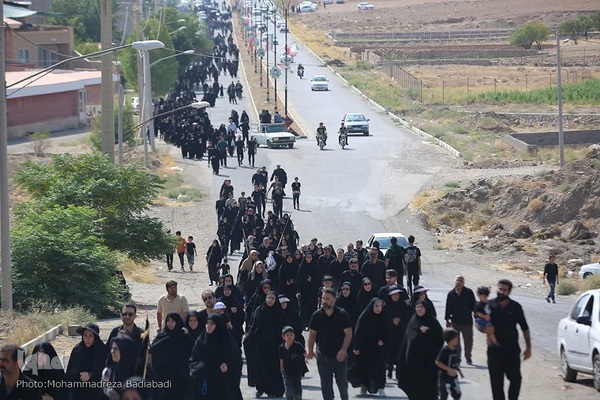 پیاده‌روی جاماندگان اربعین به سوی کربلای ایران