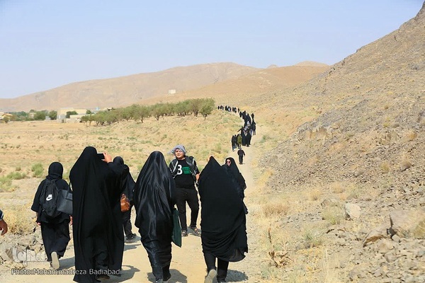 پیاده‌روی جاماندگان اربعین به سوی کربلای ایران