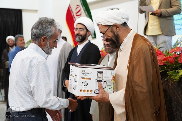 همایش تجلیل از یاوران وقف در زینبیه اصفهان