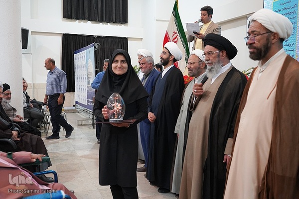 همایش تجلیل از یاوران وقف در زینبیه اصفهان