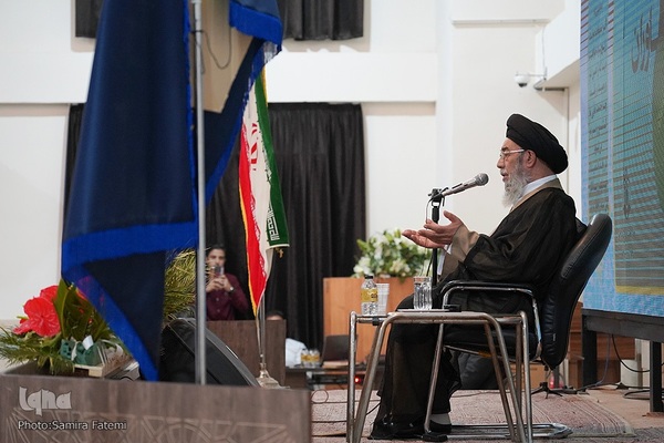 همایش تجلیل از یاوران وقف در زینبیه اصفهان