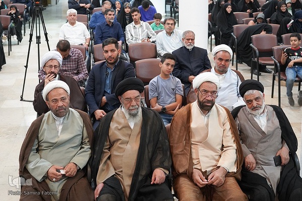 همایش تجلیل از یاوران وقف در زینبیه اصفهان