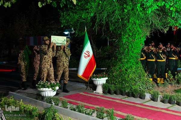 آیین استقبال از پیکر شهدای تازه‌تفحص‌شده در سیمای مرکز اصفهان