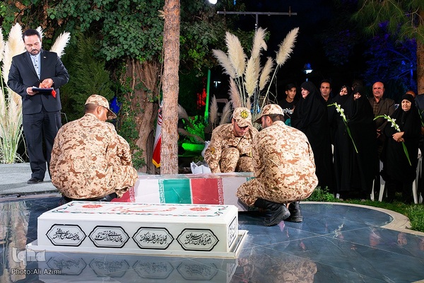 آیین استقبال از پیکر شهدای تازه‌تفحص‌شده در سیمای مرکز اصفهان