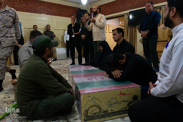 آیین استقبال از پیکر شهدای تازه‌تفحص‌شده در سیمای مرکز اصفهان