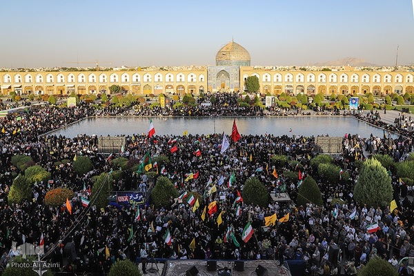 خروش اصفهانی‌ها در حمایت از عملیات وعده صادق ۲