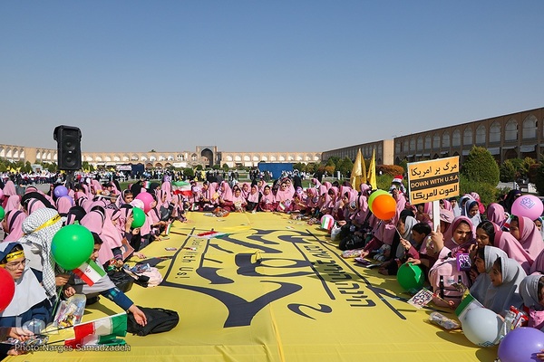 تجمع کودکان اصفهانی در حمایت از کودکان غزه