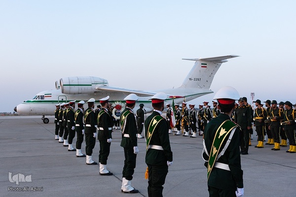 استقبال از پیکر مطهر سردار شهید نیلفروشان در فرودگاه اصفهان