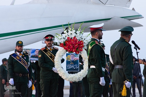 استقبال از پیکر مطهر سردار شهید نیلفروشان در فرودگاه اصفهان