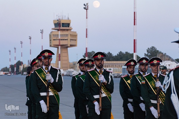استقبال از پیکر مطهر سردار شهید نیلفروشان در فرودگاه اصفهان