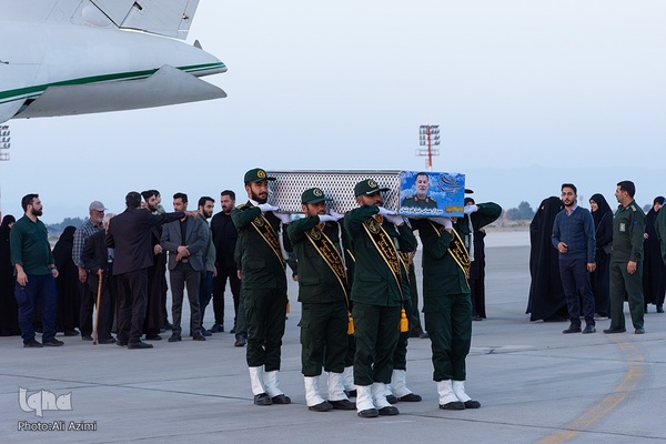 استقبال از پیکر مطهر سردار شهید نیلفروشان در فرودگاه اصفهان