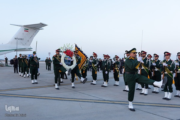 استقبال از پیکر مطهر سردار شهید نیلفروشان در فرودگاه اصفهان