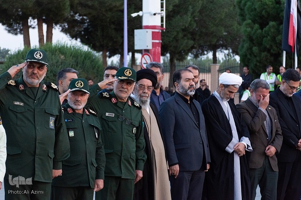 استقبال از پیکر مطهر سردار شهید نیلفروشان در فرودگاه اصفهان