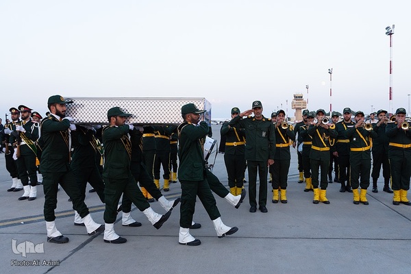 استقبال از پیکر مطهر سردار شهید نیلفروشان در فرودگاه اصفهان