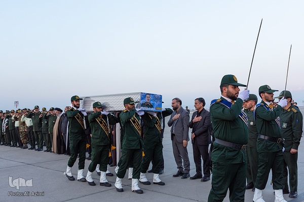 استقبال از پیکر مطهر سردار شهید نیلفروشان در فرودگاه اصفهان