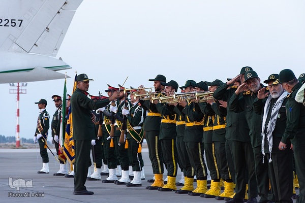 استقبال از پیکر مطهر سردار شهید نیلفروشان در فرودگاه اصفهان