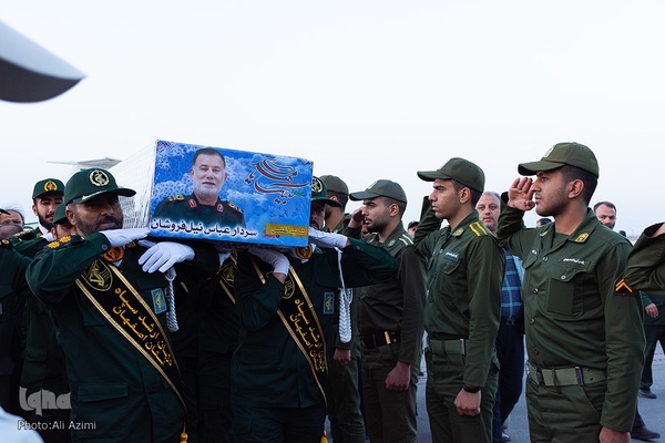 استقبال از پیکر مطهر سردار شهید نیلفروشان در فرودگاه اصفهان