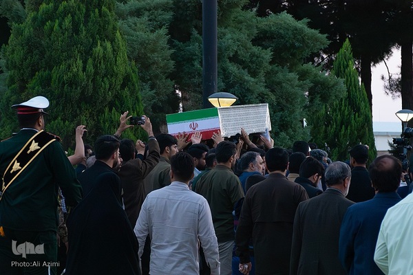 استقبال از پیکر مطهر سردار شهید نیلفروشان در فرودگاه اصفهان