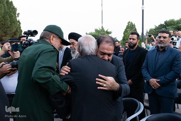 استقبال از پیکر مطهر سردار شهید نیلفروشان در فرودگاه اصفهان