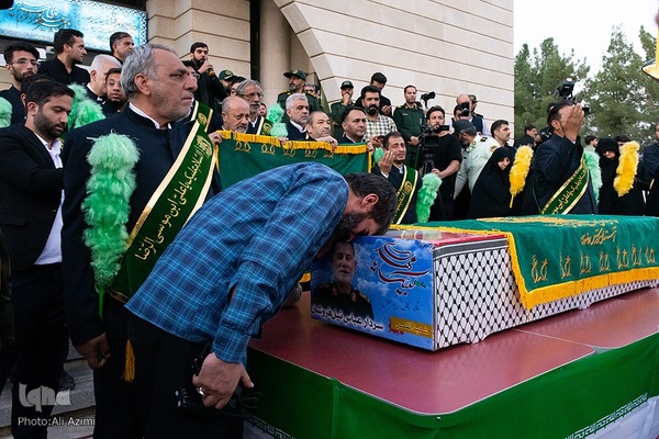 استقبال از پیکر مطهر سردار شهید نیلفروشان در فرودگاه اصفهان