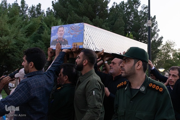 استقبال از پیکر مطهر سردار شهید نیلفروشان در فرودگاه اصفهان