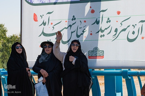 بدرقه پیکر شهید نیلفروشان به منزل‌گاه ابدی