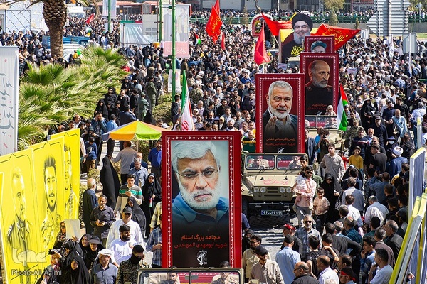 بدرقه پیکر شهید نیلفروشان به منزل‌گاه ابدی