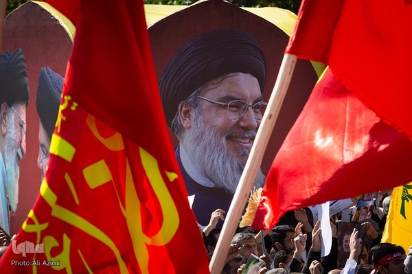 بدرقه پیکر شهید نیلفروشان به منزل‌گاه ابدی