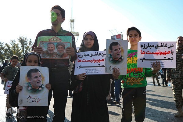 بدرقه پیکر شهید نیلفروشان به منزل‌گاه ابدی