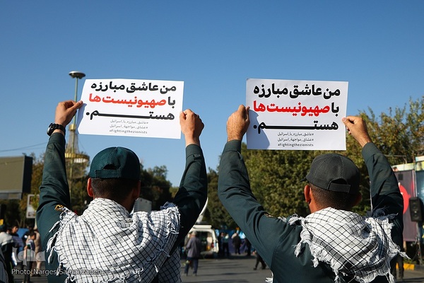 بدرقه پیکر شهید نیلفروشان به منزل‌گاه ابدی