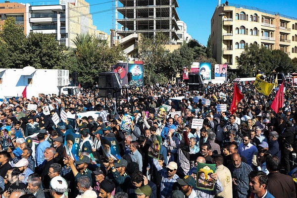 بدرقه پیکر شهید نیلفروشان به منزل‌گاه ابدی