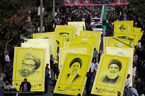 بدرقه پیکر شهید نیلفروشان به منزل‌گاه ابدی