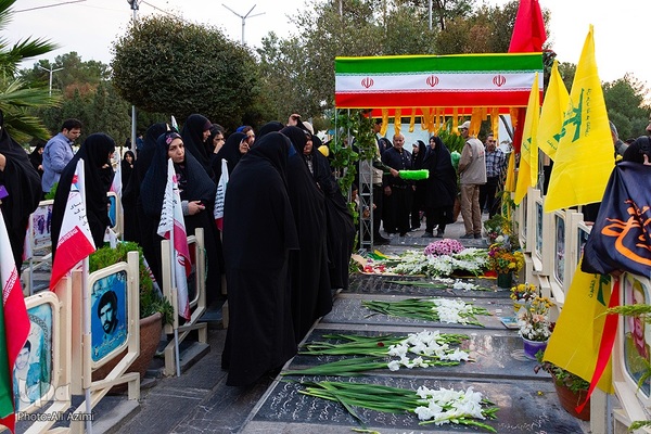 بزرگداشت هفتمین روز خاکسپاری شهید نیلفروشان در اصفهان