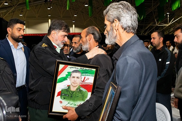 مراسم چهلم شهید نیلفروشان در اصفهان