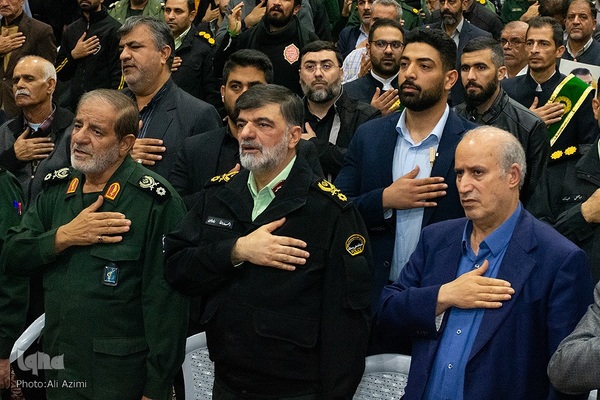 مراسم چهلم شهید نیلفروشان در اصفهان