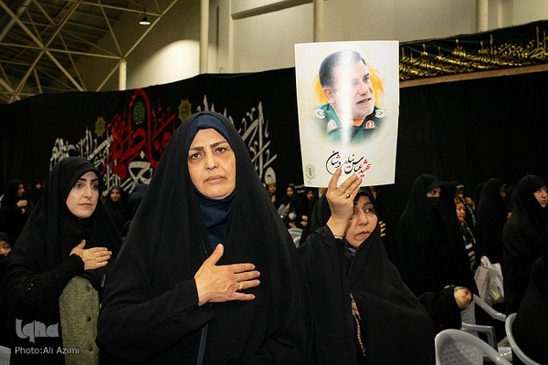 مراسم چهلم شهید نیلفروشان در اصفهان