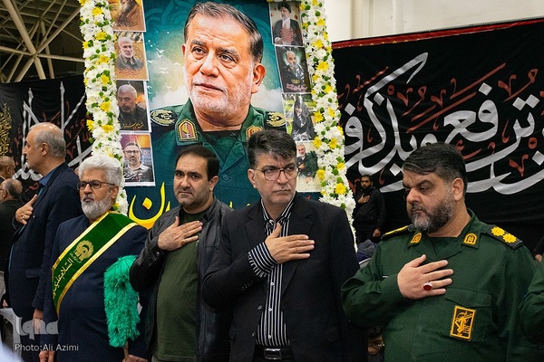 مراسم چهلم شهید نیلفروشان در اصفهان