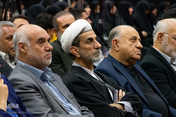 مراسم چهلم شهید نیلفروشان در اصفهان