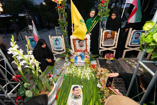 مراسم چهلم شهید نیلفروشان در اصفهان