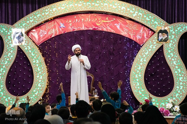 ویژه‌برنامه مؤسسه ثامن‌الائمه (ع) به‌مناسبت روز پدر و مادر