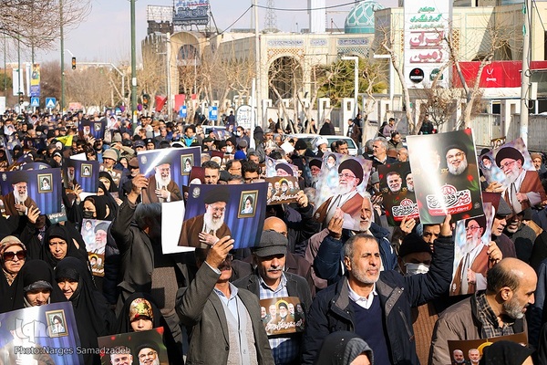 راهپیمایی نمازگزاران اصفهانی به شکرانه پیروزی مقاومت