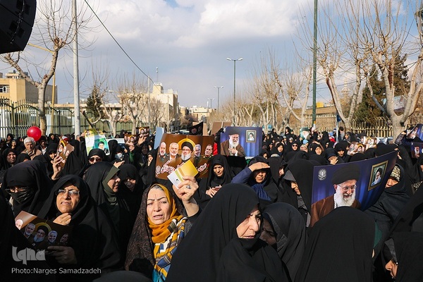 راهپیمایی نمازگزاران اصفهانی به شکرانه پیروزی مقاومت