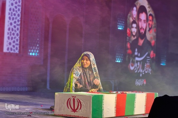 اجلاس شهدای زن و بانوان تمدن‌ساز کاشان