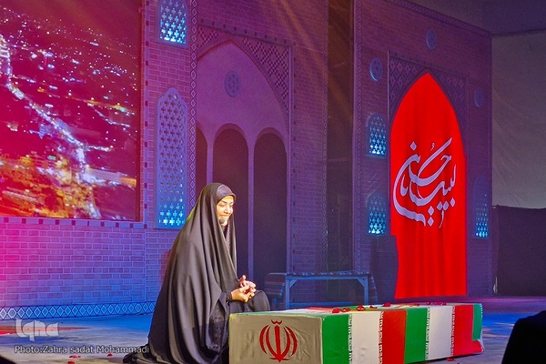 اجلاس شهدای زن و بانوان تمدن‌ساز کاشان