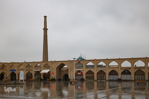 نصف جهان بارانی